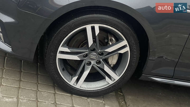 Седан Audi A4 2016 в Львове