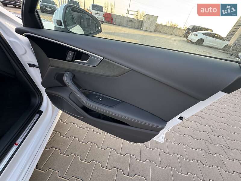 Седан Audi A4 2024 в Києві