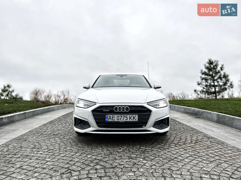Седан Audi A4 2023 в Днепре