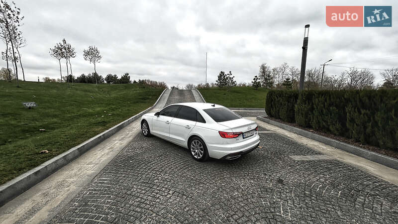 Седан Audi A4 2023 в Днепре