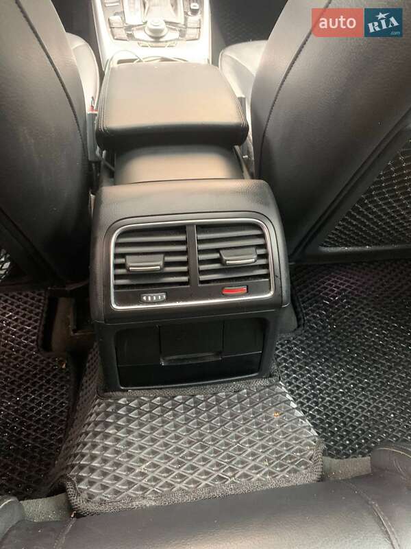 Седан Audi A4 2011 в Львові