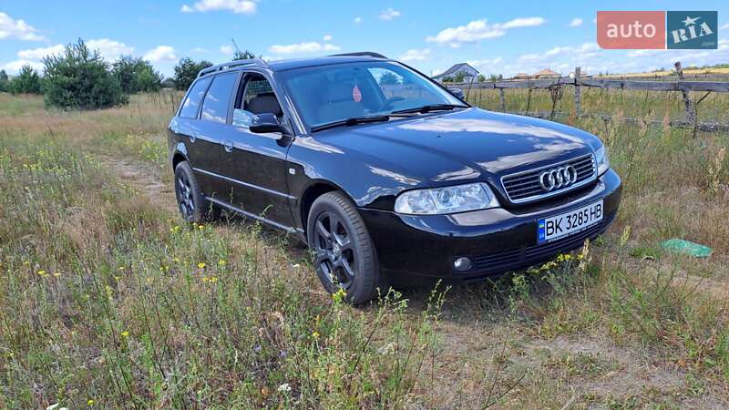 Універсал Audi A4 2000 в Вараші