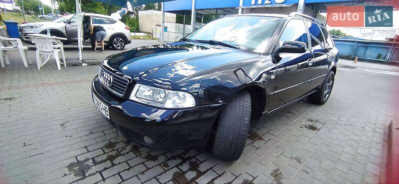 Універсал Audi A4 2000 в Вараші