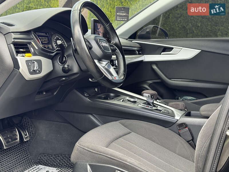 Универсал Audi A4 2018 в Стрые