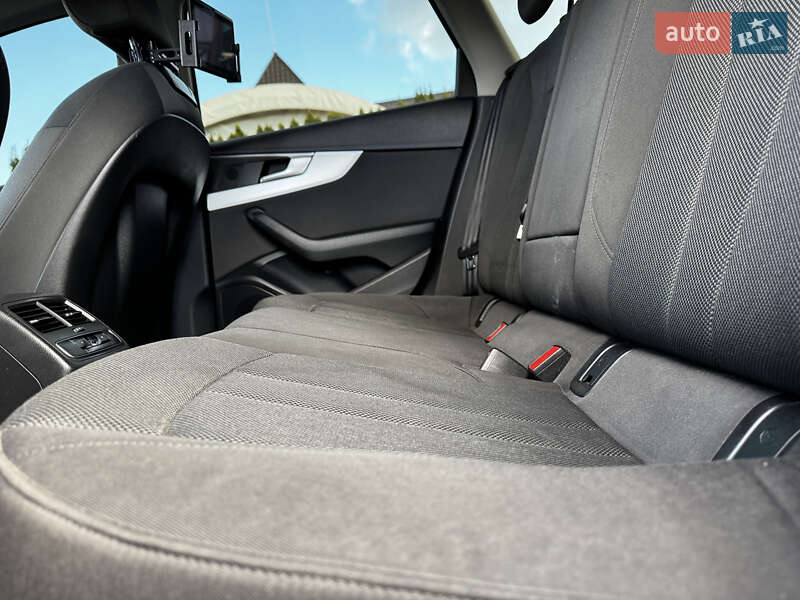 Универсал Audi A4 2018 в Стрые