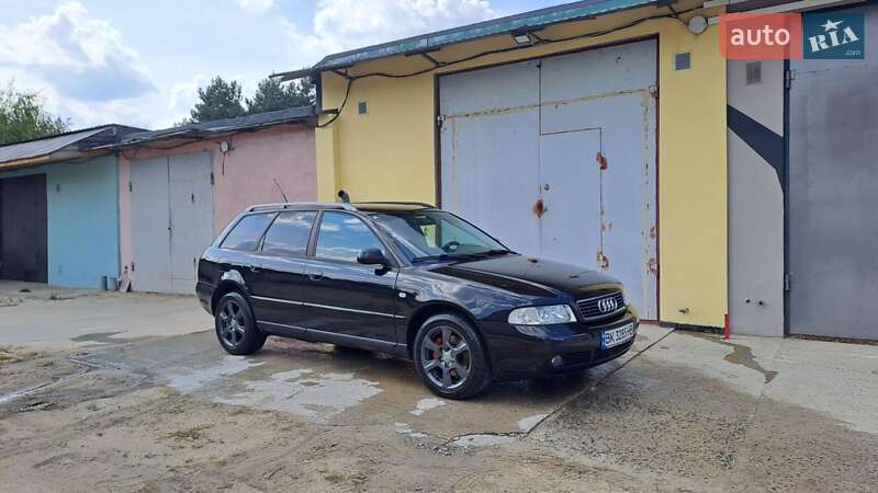Універсал Audi A4 2000 в Вараші