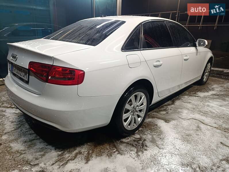 Седан Audi A4 2013 в Києві