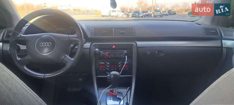 Седан Audi A4 2001 в Нововолынске