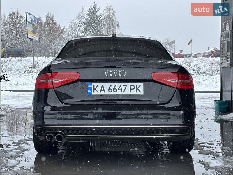 Седан Audi A4 2014 в Львове