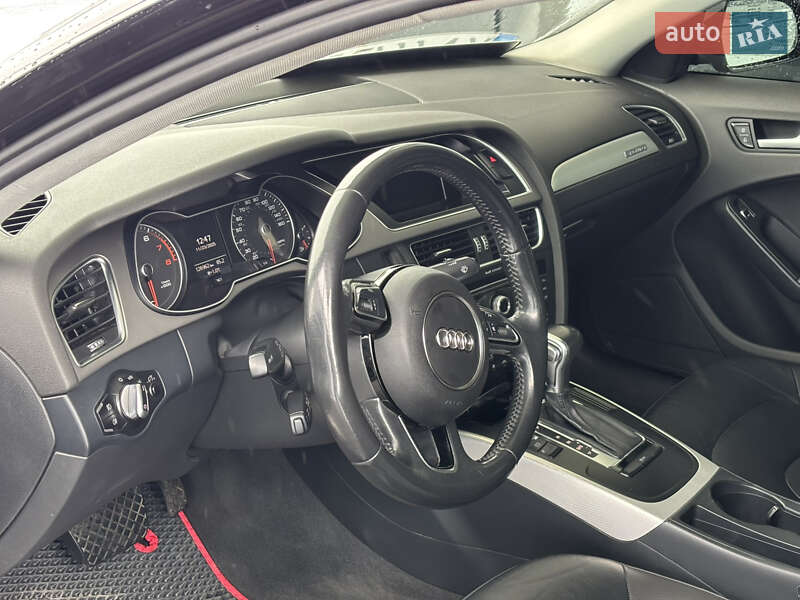 Седан Audi A4 2014 в Львове
