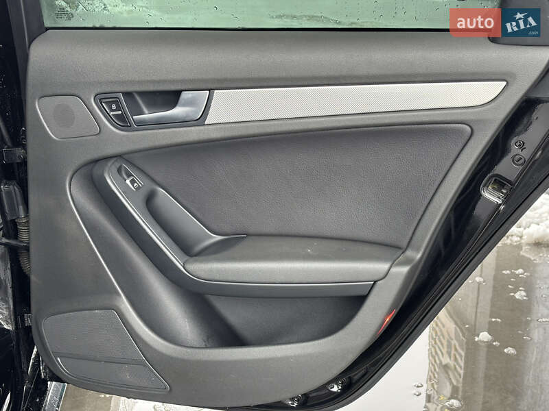 Седан Audi A4 2014 в Львове