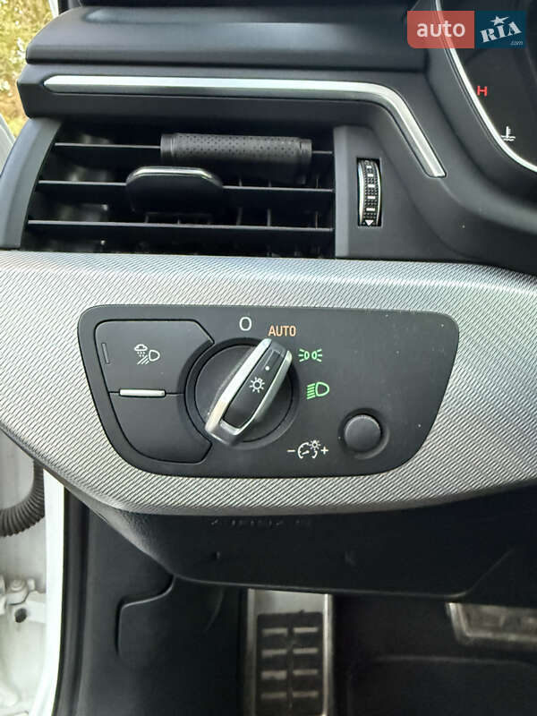 Седан Audi A4 2018 в Днепре