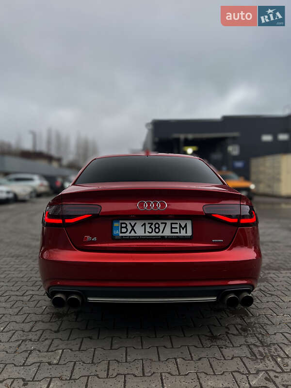 Седан Audi A4 2012 в Хмельницком