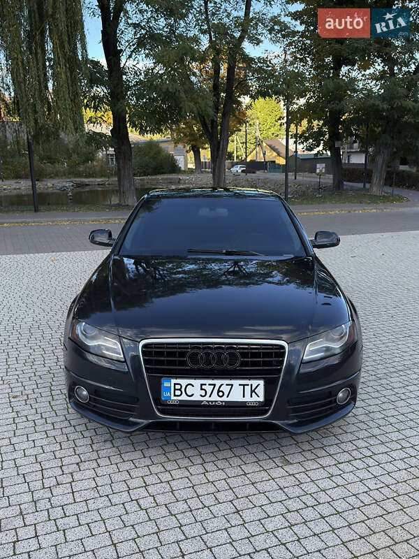 Седан Audi A4 2012 в Львове