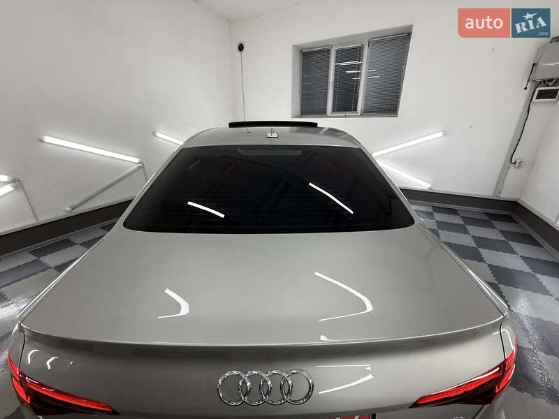 Седан Audi A4 2017 в Трускавце