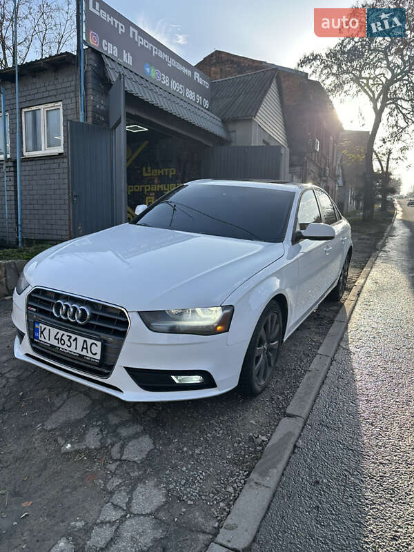 Седан Audi A4 2014 в Харькове