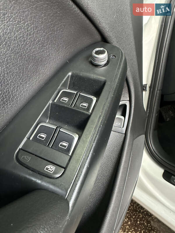 Седан Audi A4 2014 в Харькове