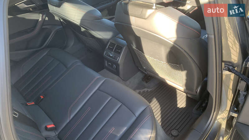 Седан Audi A4 2018 в Одессе