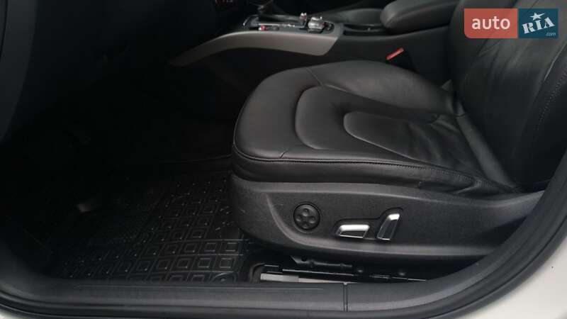 Седан Audi A4 2014 в Івано-Франківську