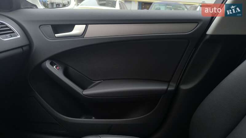 Седан Audi A4 2014 в Івано-Франківську