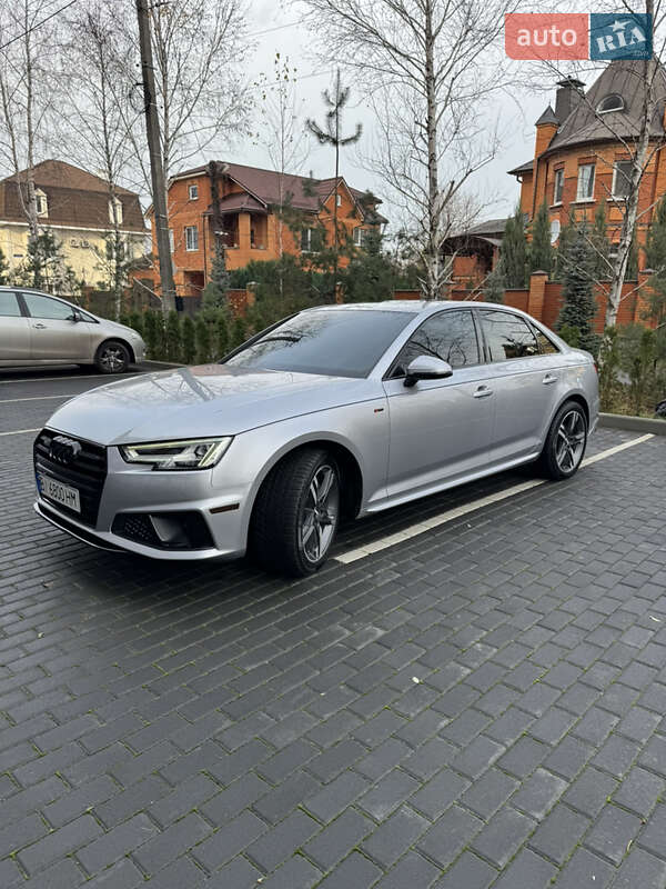 Седан Audi A4 2015 в Полтаве