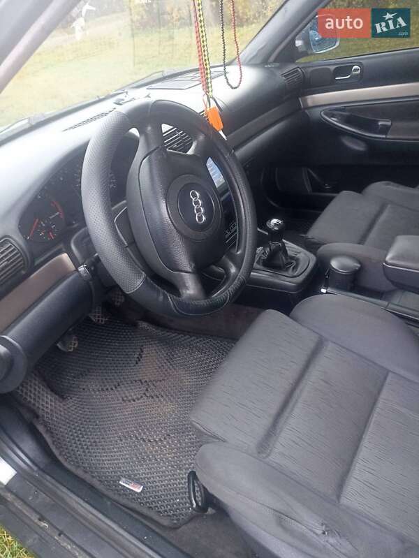 Седан Audi A4 1999 в Стрию