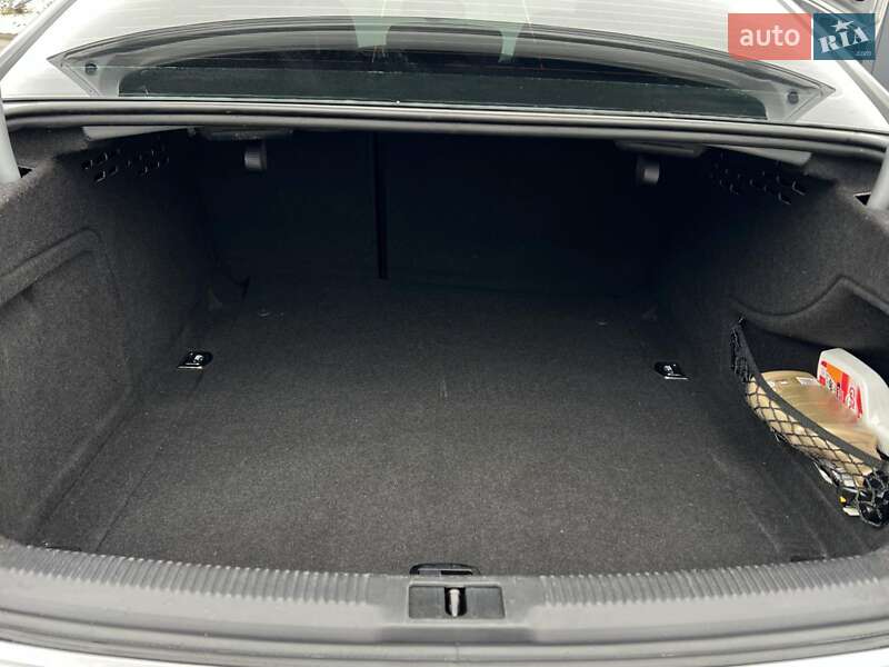 Седан Audi A4 2013 в Тернополе