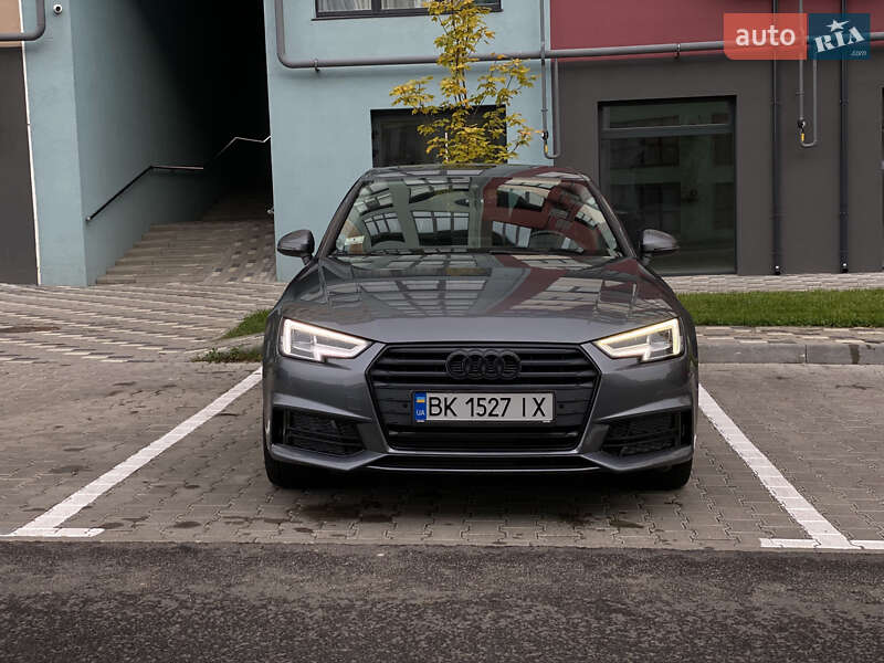 Седан Audi A4 2017 в Ровно