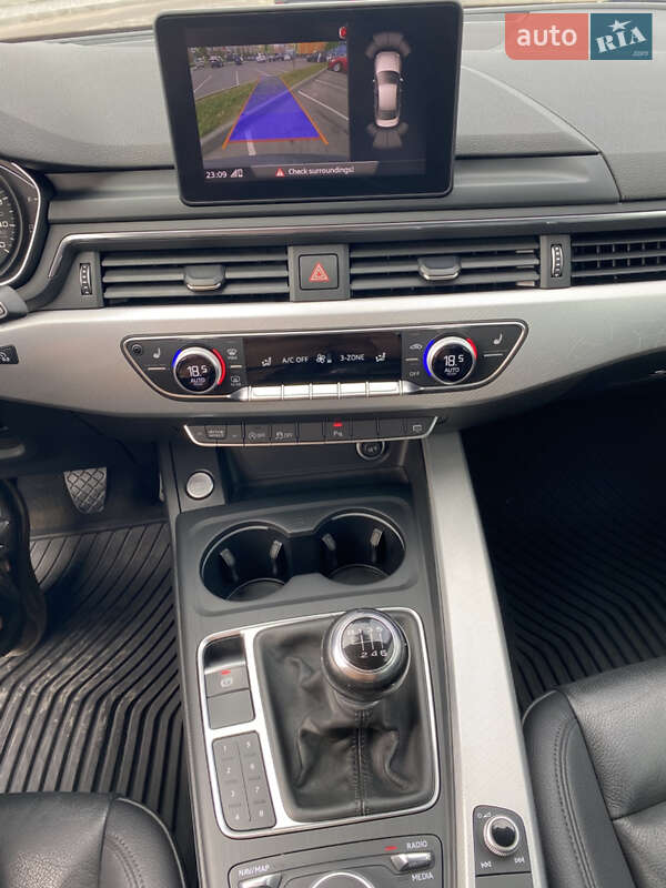 Седан Audi A4 2017 в Ровно