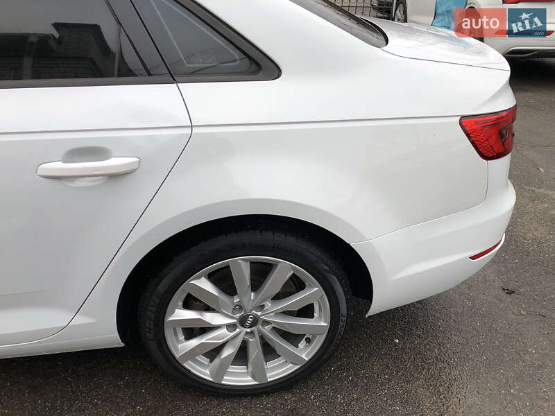 Седан Audi A4 2017 в Ирпене