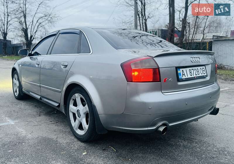 Седан Audi A4 2004 в Белогородке