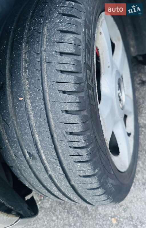 Седан Audi A4 2004 в Белогородке