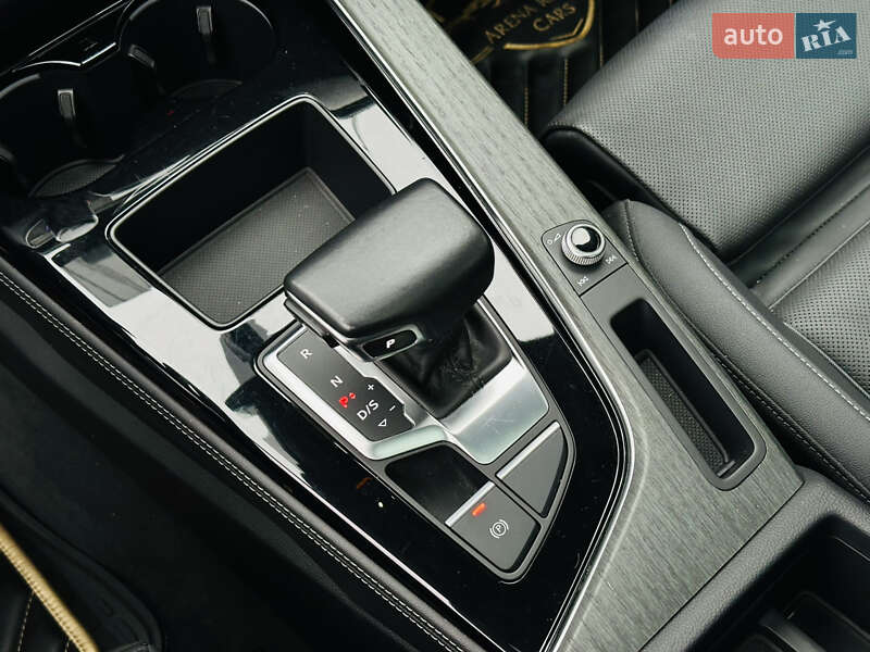 Седан Audi A4 2021 в Харкові