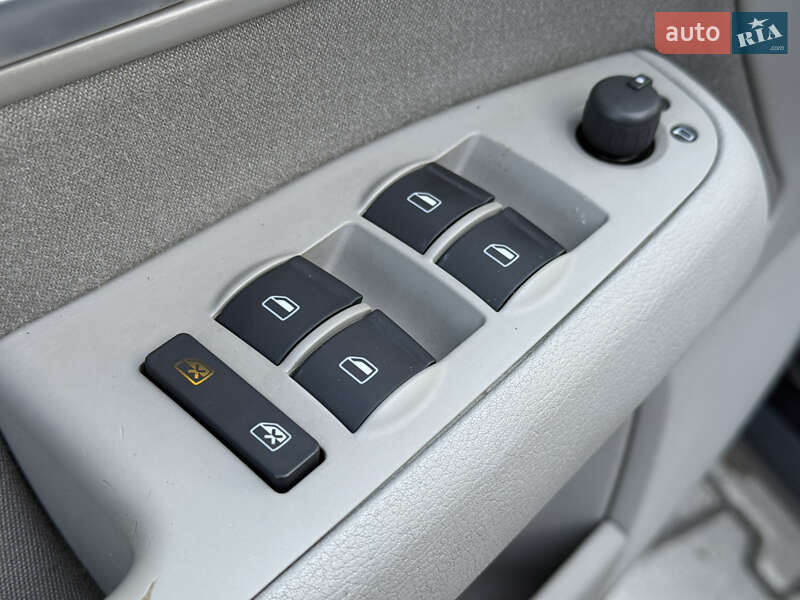 Седан Audi A4 2007 в Ровно