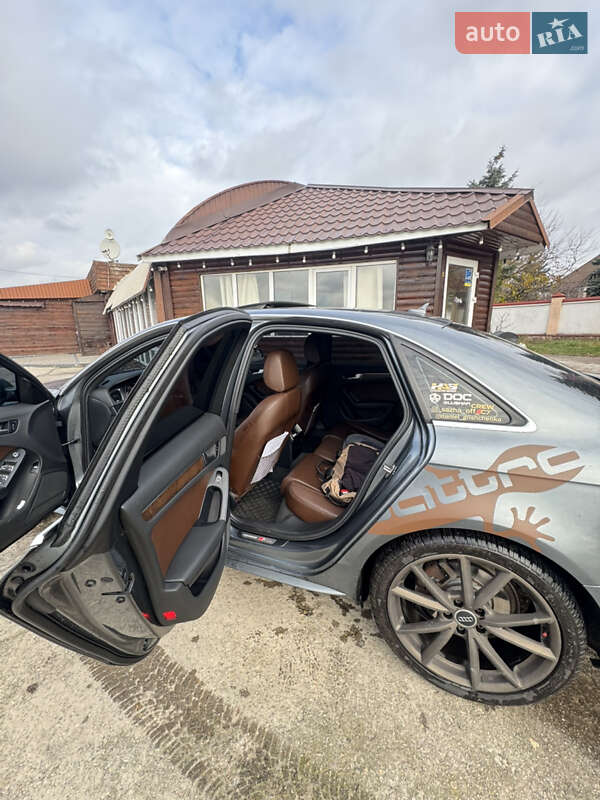 Седан Audi A4 2013 в Киеве