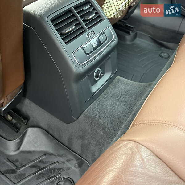 Седан Audi A4 2018 в Тернополі