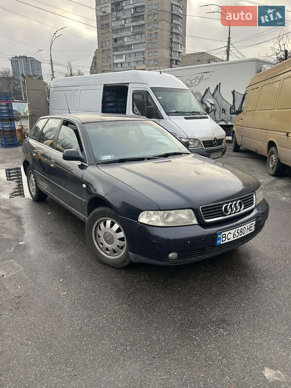 Універсал Audi A4 2001 в Києві
