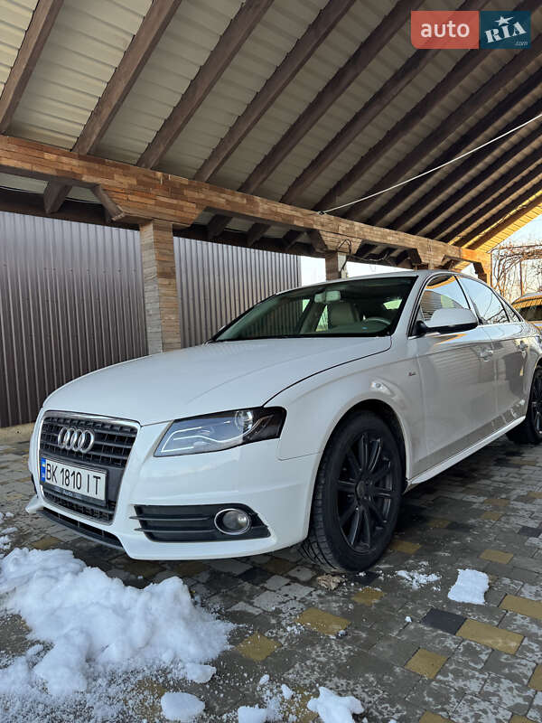 Седан Audi A4 2012 в Луцьку