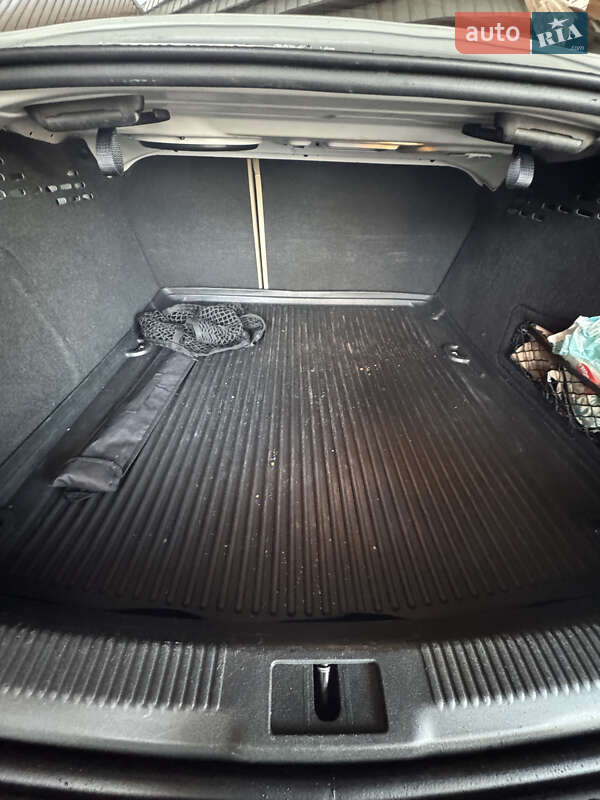 Седан Audi A4 2012 в Луцьку