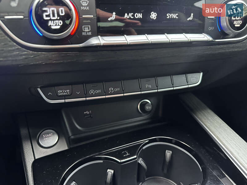 Седан Audi A4 2020 в Киеве