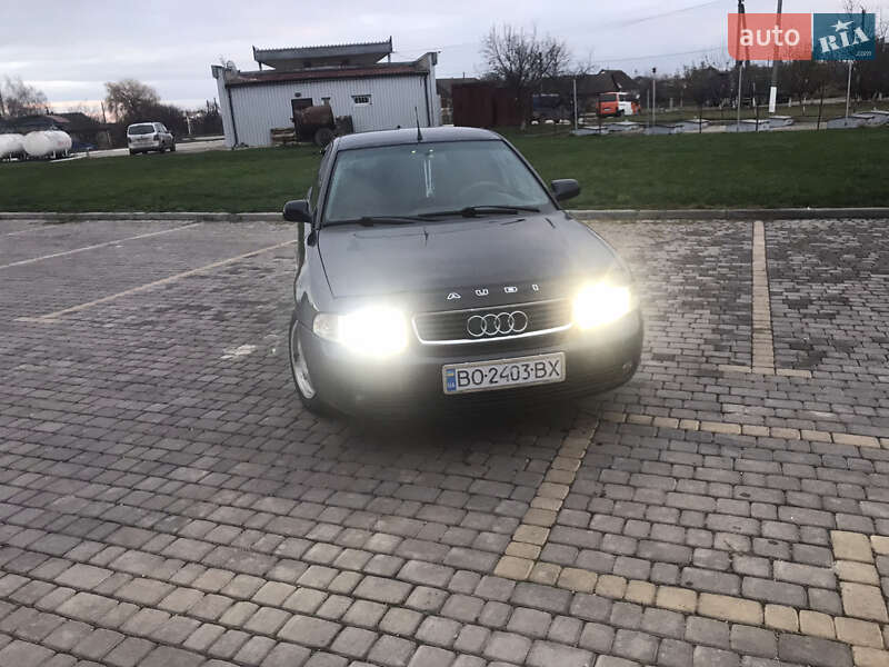 Седан Audi A4 2000 в Теофіполі