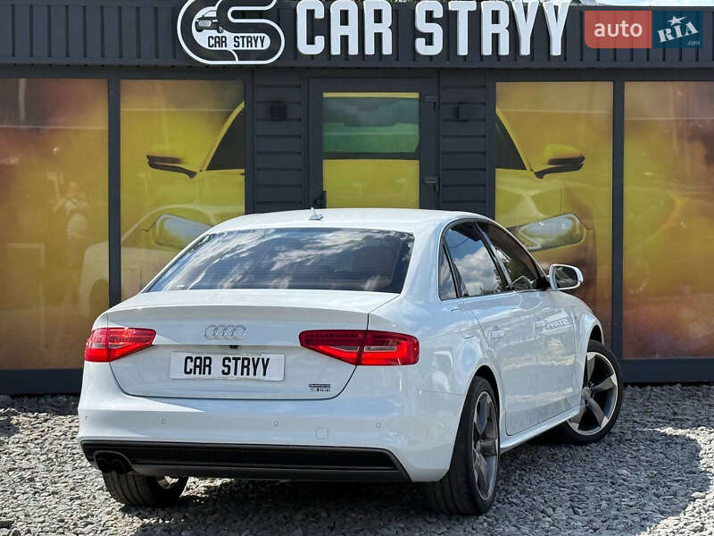 Седан Audi A4 2015 в Стрию