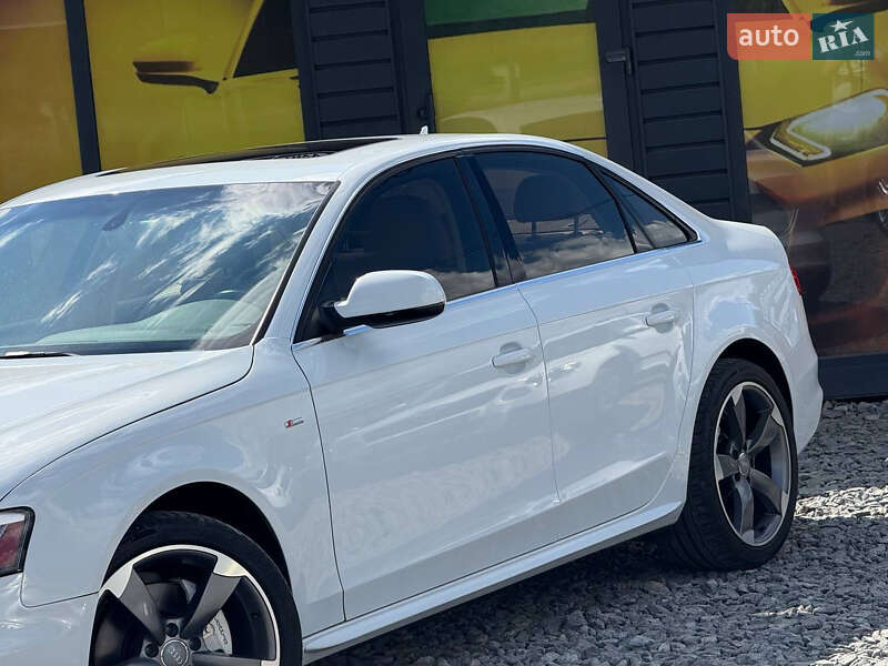Седан Audi A4 2015 в Стрию