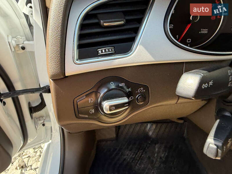 Седан Audi A4 2015 в Стрию