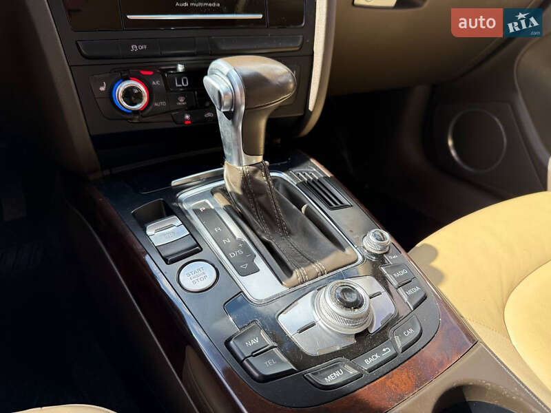 Седан Audi A4 2015 в Стрию