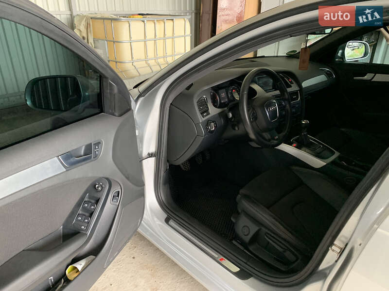 Седан Audi A4 2009 в Виннице