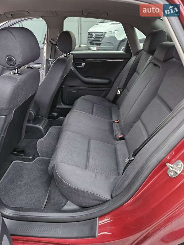 Седан Audi A4 2004 в Киеве