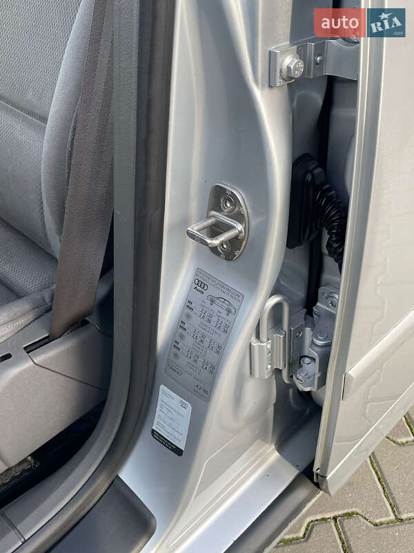 Седан Audi A4 2003 в Вінниці