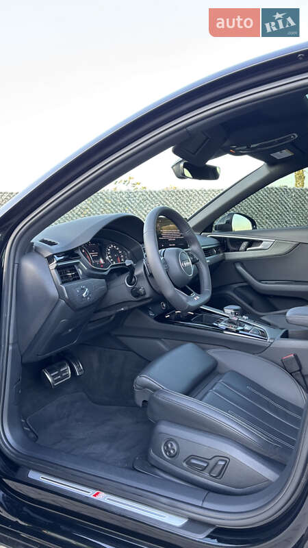Седан Audi A4 2019 в Вараше