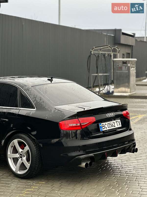 Седан Audi A4 2013 в Львове